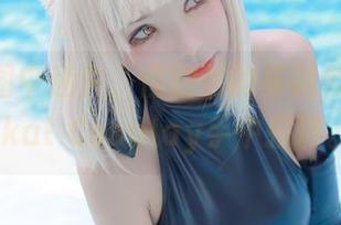 我在美图中迷失，但剧情的基调似乎在Kitkat Cosplay手中扭转。